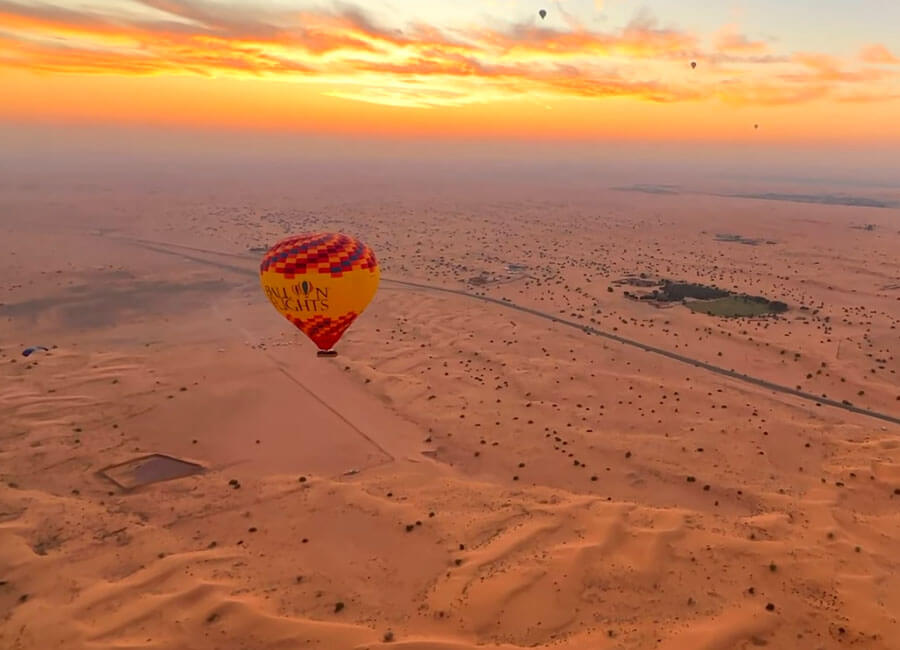 2-breathtaking-aerial-views-hot-air-balloon-tour-dubai-uae